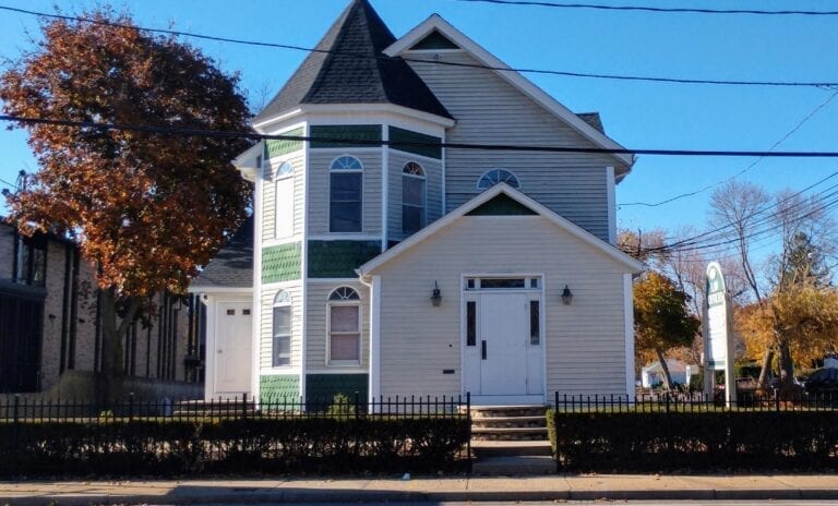 631 Jefferson Blvd, Warwick RI 02886